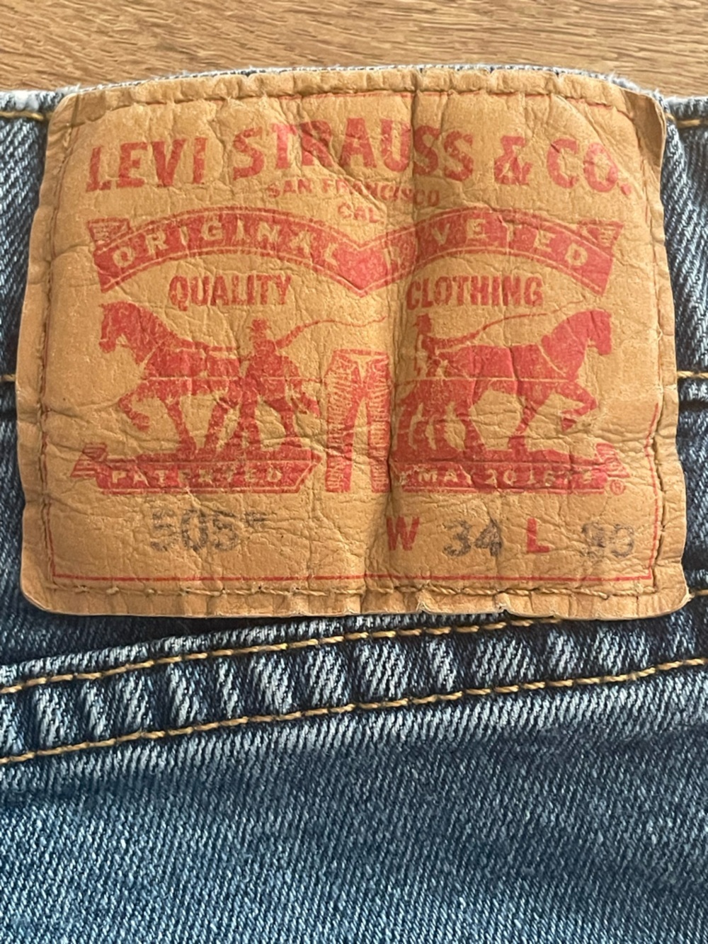 Levi's 505 Straight-Leg Men's Jeans in Classic Blue Denim - Picture 5 of 11